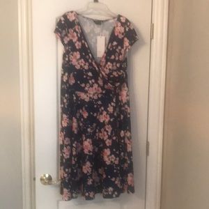 XL below the knee polyester dress